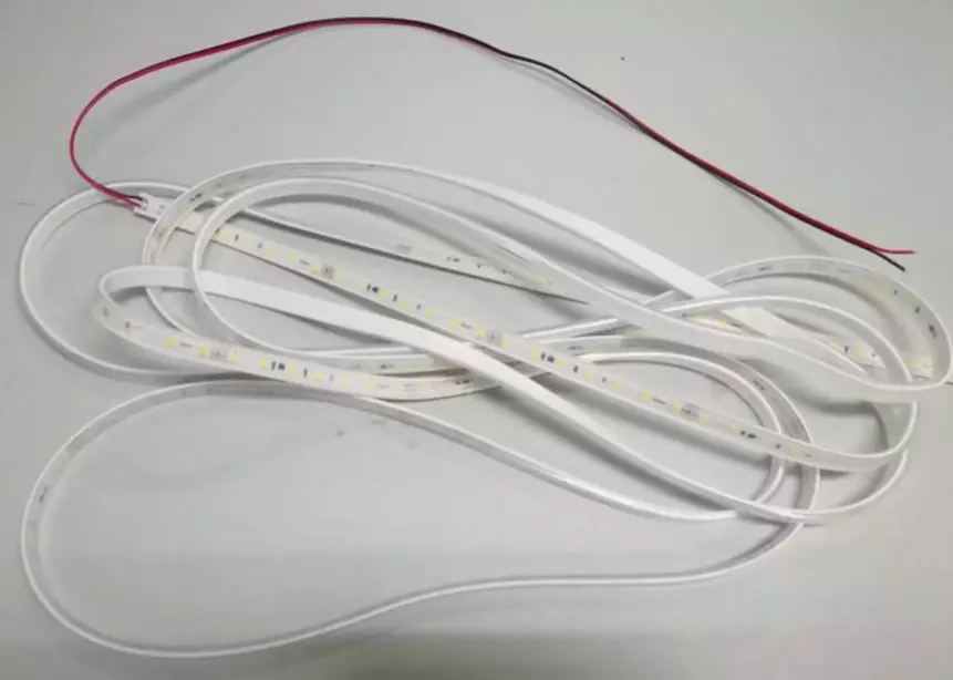 SM4A00TS無壓降 低壓恒流IC 燈帶方案(圖8) SM4A00TS無壓降 低壓恒流IC 燈帶方案(圖8)