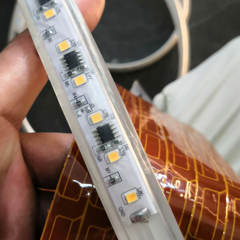 明微SM16703P單線歸零碼協(xié)議RGB幻彩恒流IC(圖3) 明微SM16703P單線歸零碼協(xié)議RGB幻彩恒流IC(圖3)