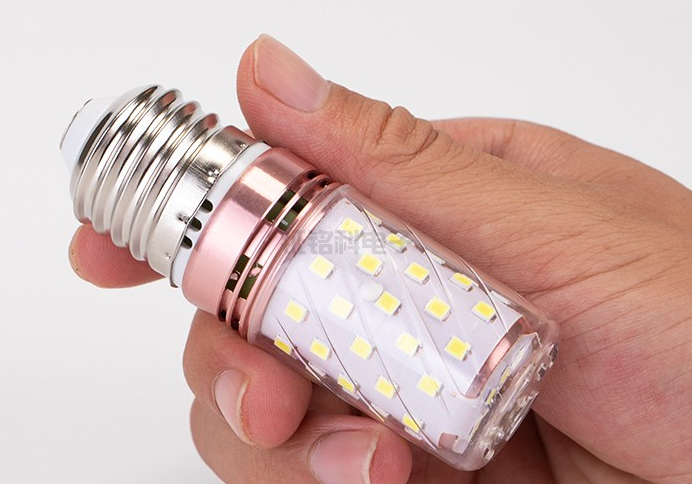 光頭強/球泡燈專用LED恒流驅(qū)動芯片推薦:SM2082/SM2213(圖2) 光頭強燈.png